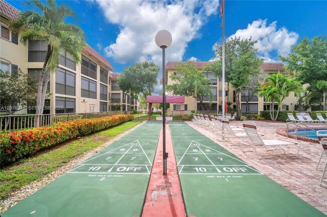 Building Photo - 257 S Cypress Rd