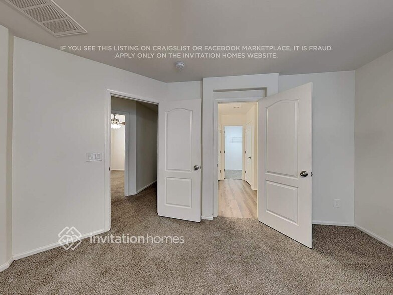 Building Photo - 1070 S Deerfield Ln