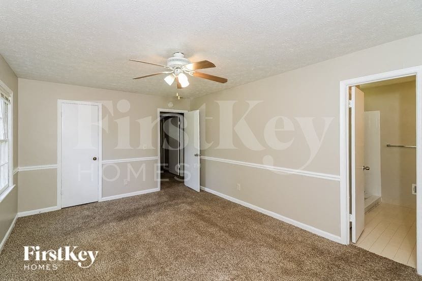 Building Photo - 632 Bralorne Dr