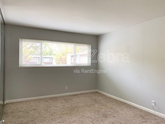Building Photo - 1470 Creekside Dr
