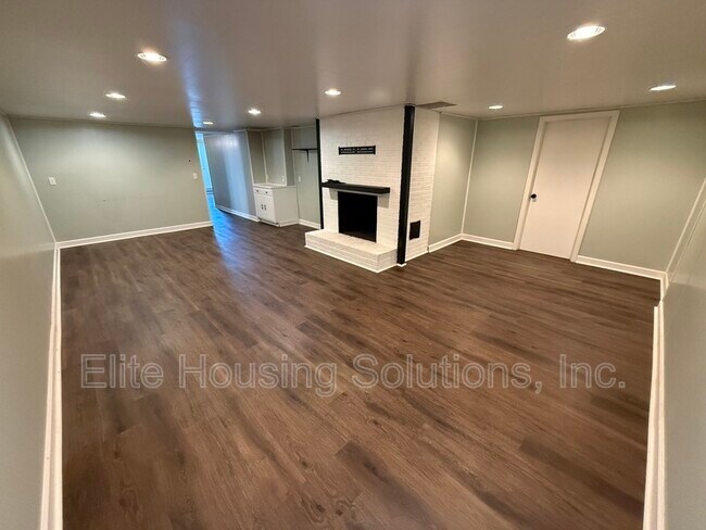 Building Photo - 820 N 16th St