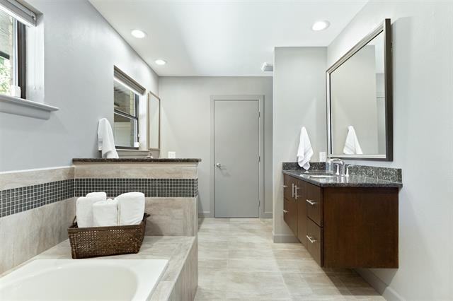 Building Photo - 11207 Pinocchio Dr