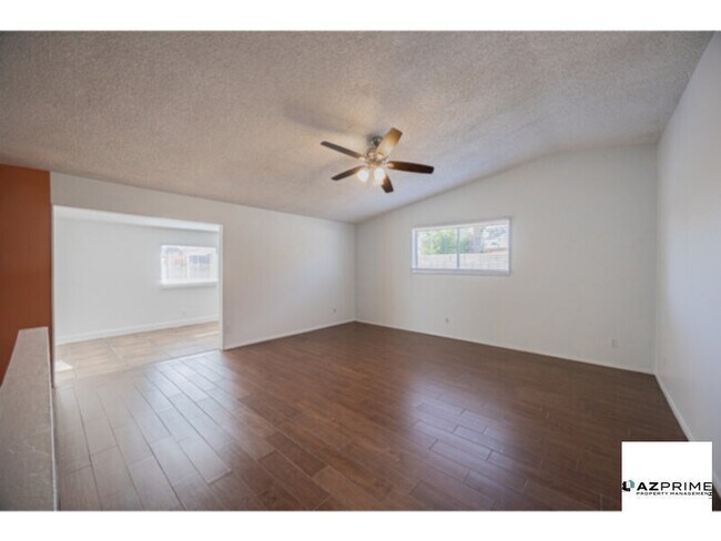 Building Photo - A distinguished 3/1 Phoenix Rental Combines Timeless Design, Modern Updates, and a Prime Paradise Va