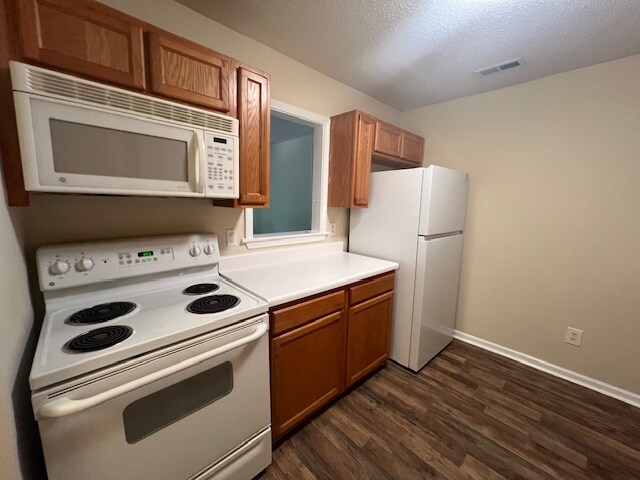 Building Photo - 903 Hanahan Ct