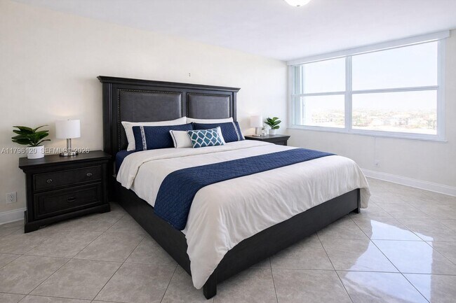 Building Photo - 2101 S Ocean Dr