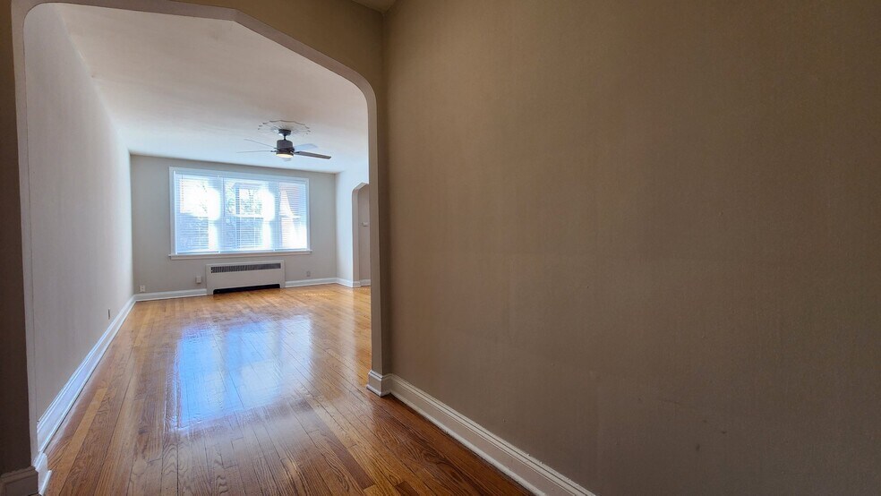 Building Photo - 7512 Cromwell Dr