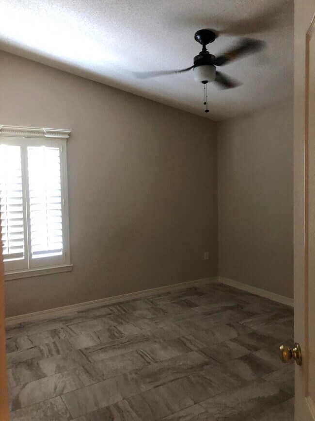 Building Photo - 6216 Lovebird Ln