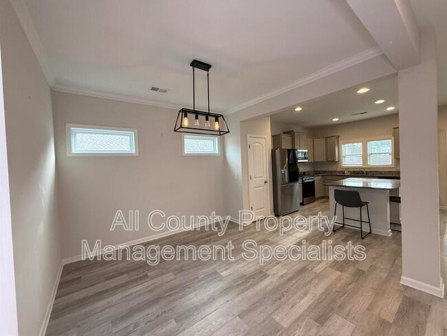 Building Photo - 636 Spanish Olive Wy