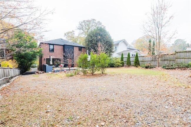 Building Photo - 360 8th St NE