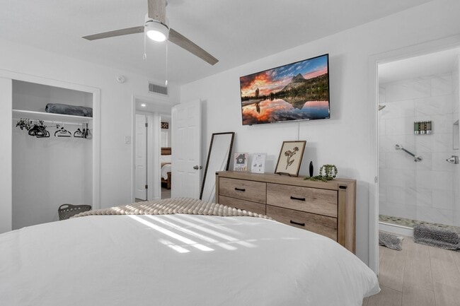 Building Photo - 9805 Sugarberry Dr