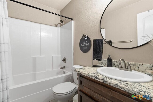 Building Photo - 3421 Doss St