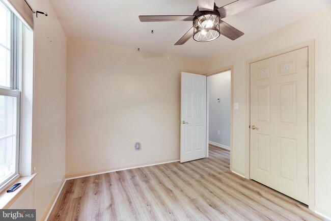 Building Photo - 13868 Racine Ct