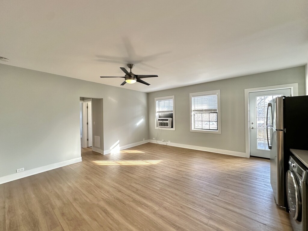 Building Photo - 735 Judson Ave