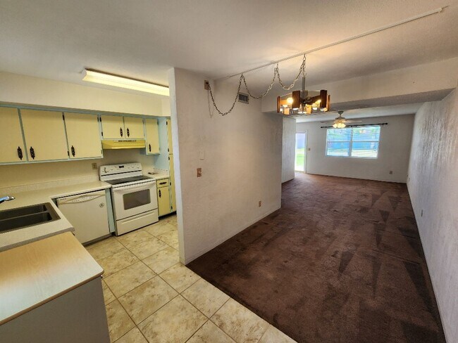Building Photo - 3423 S Peninsula Dr