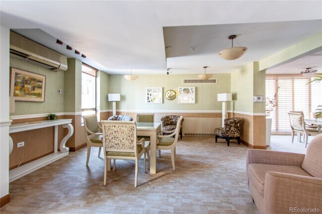 Community room with a full kitchen - 1020 15th St