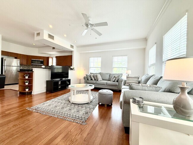 Building Photo - Perfect balance of space, style & easy living - 2Bedrooms 2.5Bath in Clearwater!