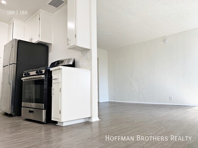 Building Photo - 4845 W Slauson Ave