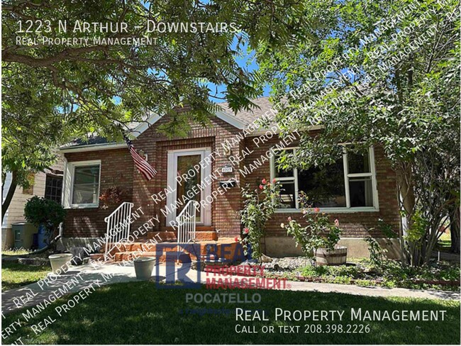 Building Photo - 1223 N Arthur-Downstairs