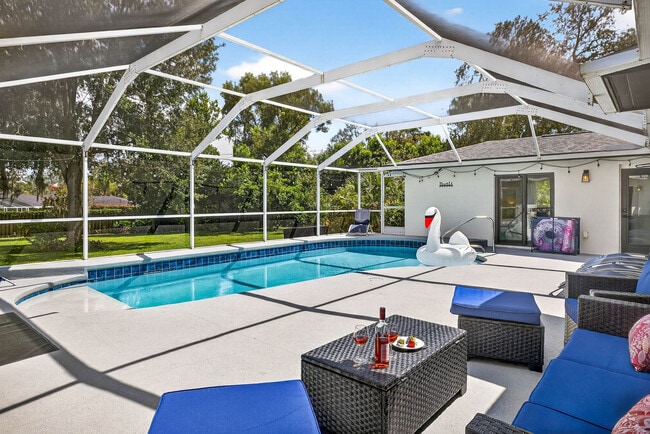 Building Photo - 318 S Burlingame Ave