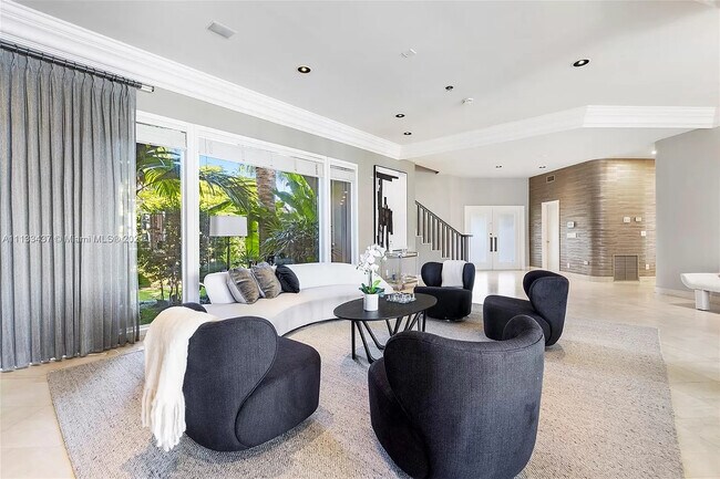 Building Photo - 6500 N Bay Rd