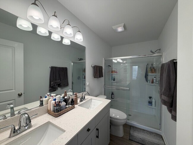 Building Photo - 235 Regency Ct