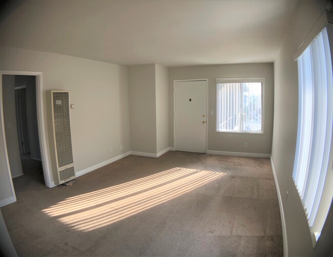 Living room - 6263 Vineland Ave