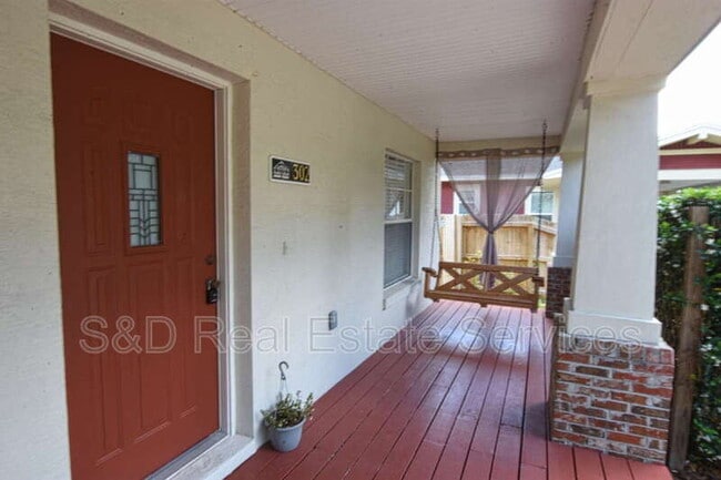 Building Photo - 302 W Belmar St