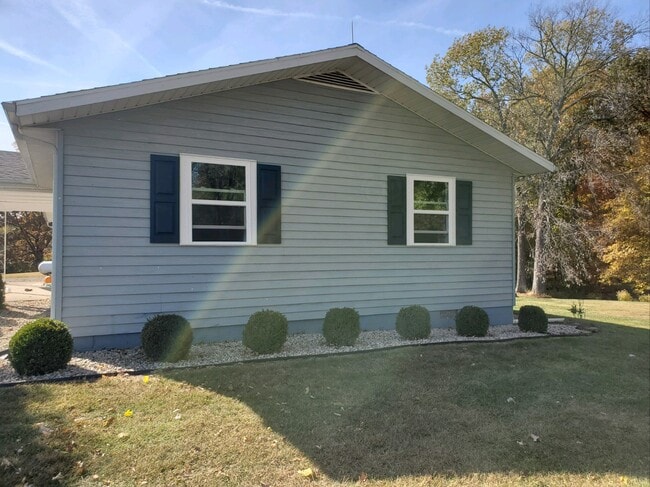 Building Photo - 475 County Rd 525 N