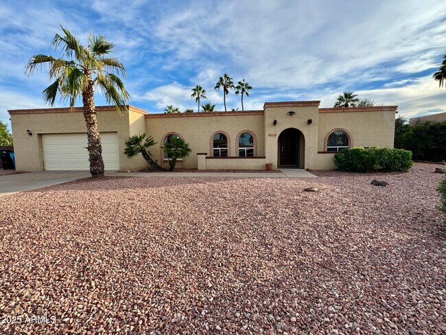 Building Photo - 5121 E Larkspur Dr