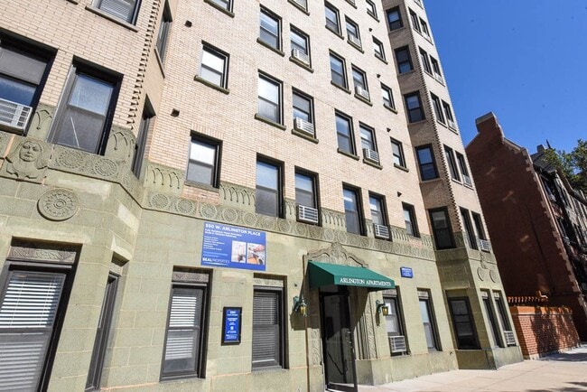 Building Photo - 555 W Arlington Pl