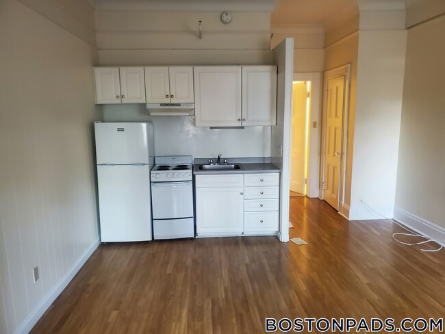 Building Photo - 62 Boylston St