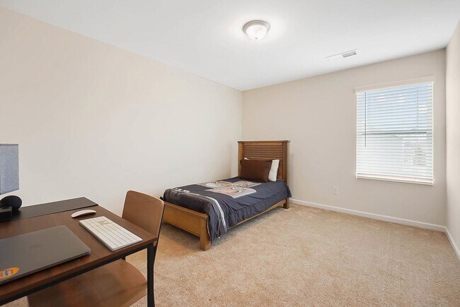 Building Photo - Beautiful Five Bedroom Home in Indian Trail!