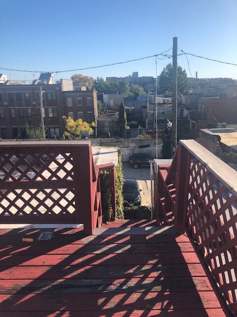 Building Photo - 3 Bedroom House in Fells Point with a roof...
