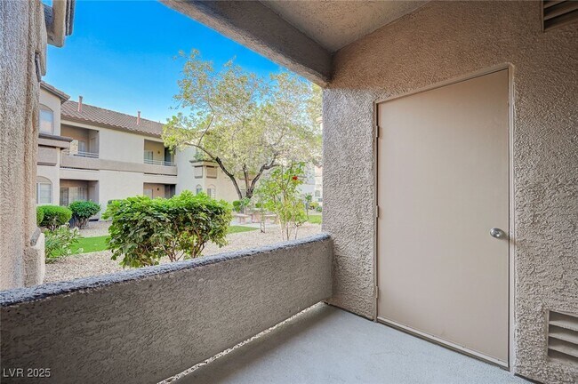 Building Photo - 75 N Valle Verde Dr