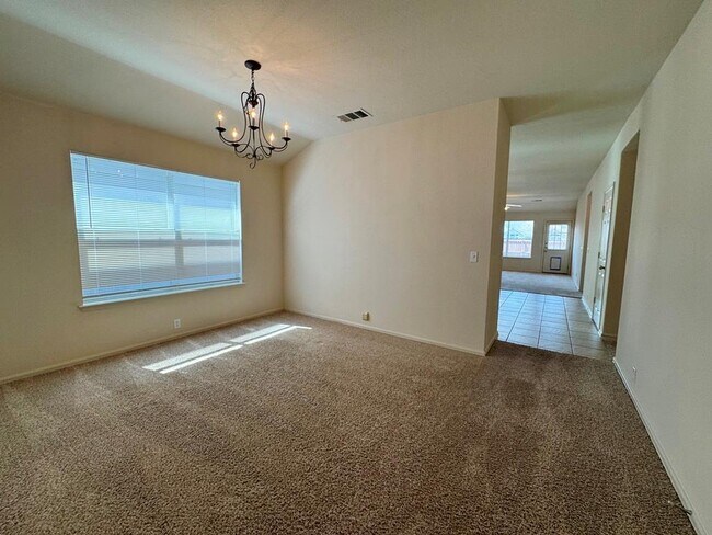 Building Photo - 172 Spruce Dr