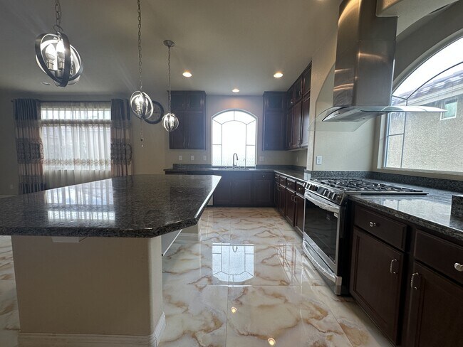 Building Photo - 8125 Crimson Creek Ct