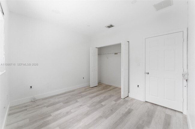 Building Photo - 379 NE 31st Ave