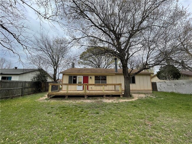 Building Photo - 1911 Heathwood Cir