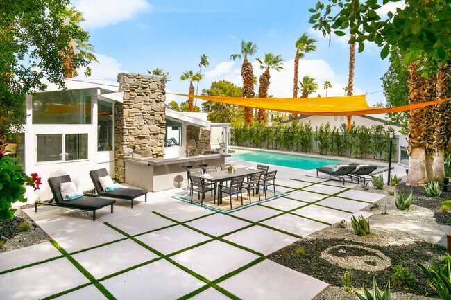 Building Photo - 73265 Tamarisk St