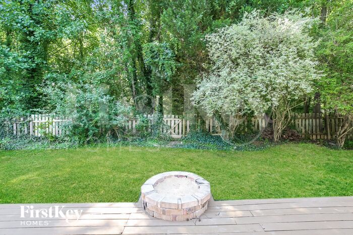 Building Photo - 6877 Ironwood Cir