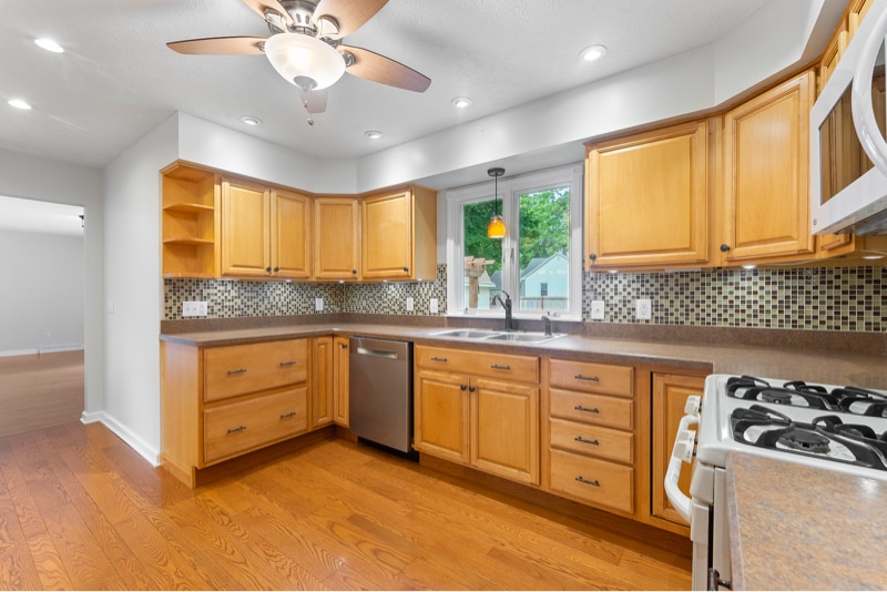Building Photo - 158 N Colonial Dr