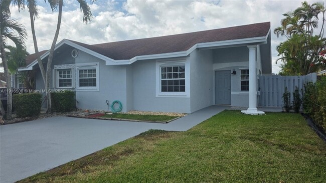 Building Photo - 9818 SW 146th Ct