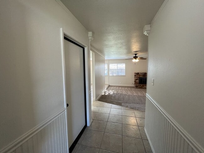 Building Photo - Newly updated 3-bedroom Single Story in th...