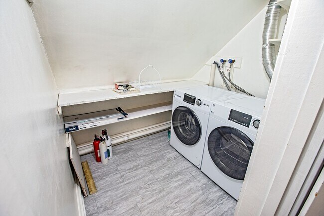 Building Photo - 2607 N Franklin St