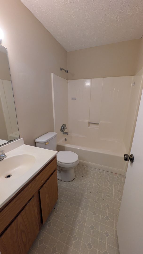 Building Photo - Charming 3 Bedroom, 2 Bath Home in Stone Mountain