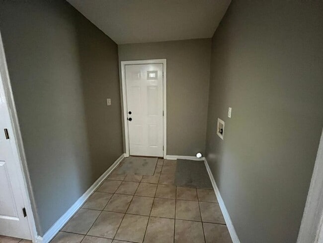 Building Photo - 5189 Haynes Dr