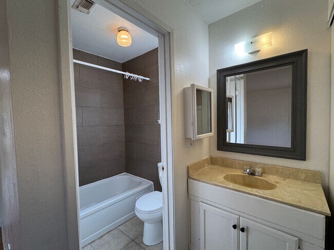 Building Photo - 8213 Diana Marie Dr