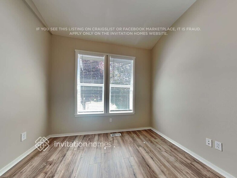 Building Photo - 2527 163rd St Ct E