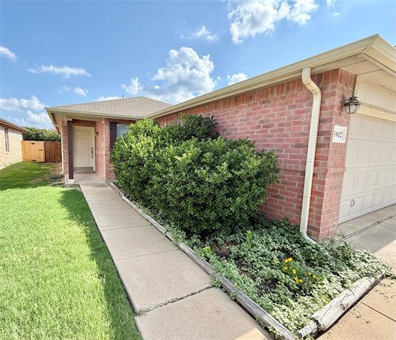 Building Photo - 5912 Ridge Lake Dr