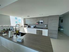 Building Photo - 400 Sunny Isles Blvd